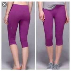Plum leggings cropped never worn